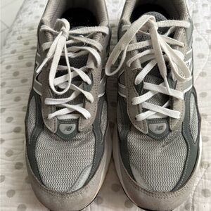 NEW BALANCE gray And White 990 Shoes Size 12 Great Shape, barely used!